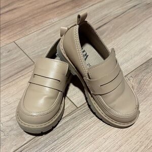 Zara Kids Beige Dress Loafers kids 26